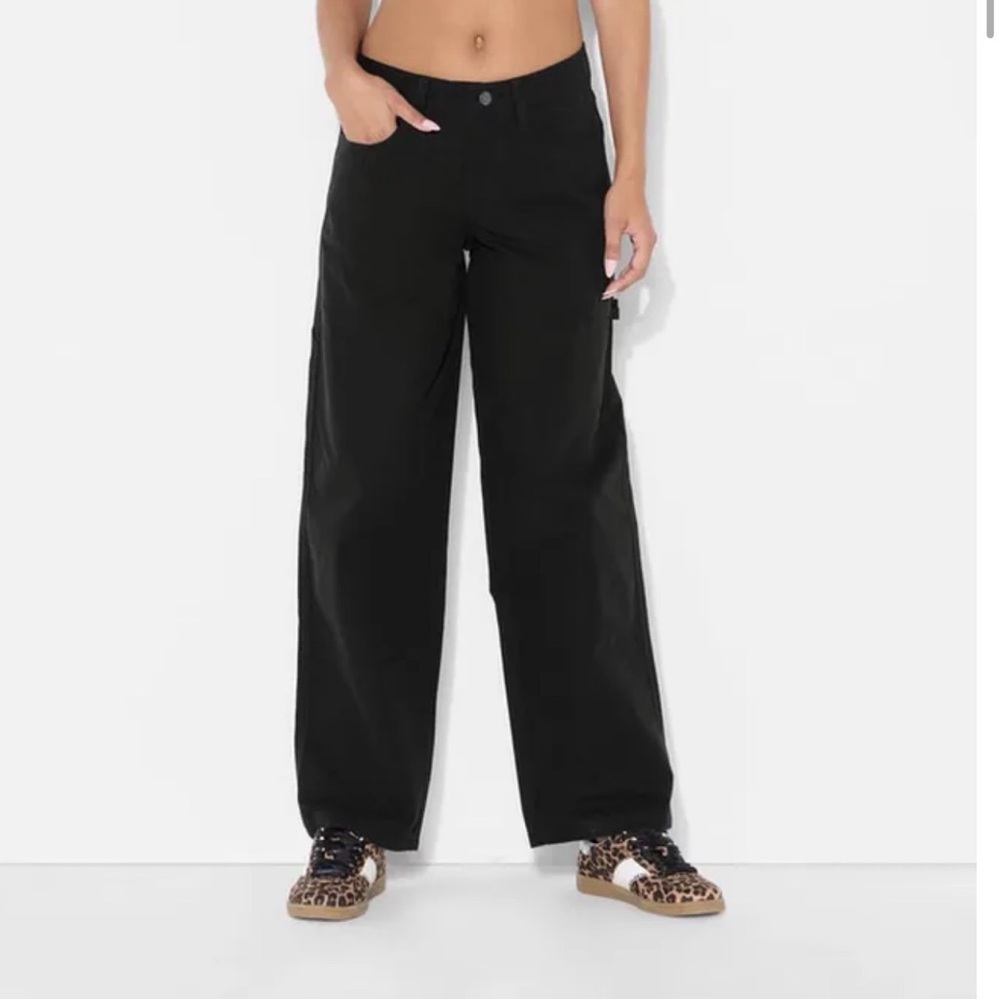 NWT Wild Fable Women's Low-Rise Carpenter Cargo Pants in black, size 4